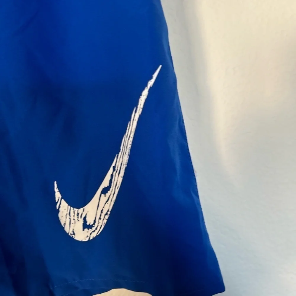 Nike Dri-Fit Large Blue and white Mesh lined Shorts